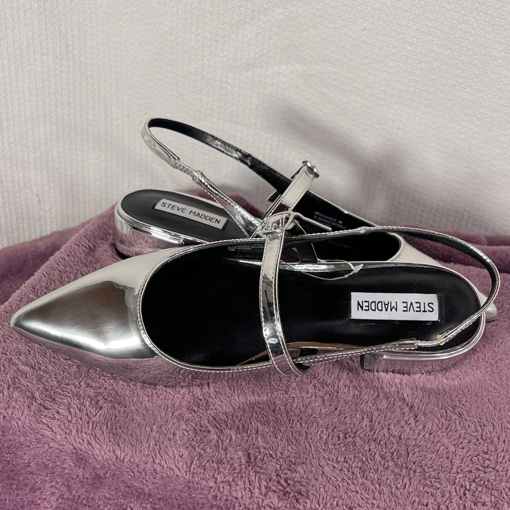 Steve Madden Metallic Silver Flats - Picture 3 of 4